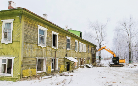 Расселение аварийного жилья в России: программа и перспективы