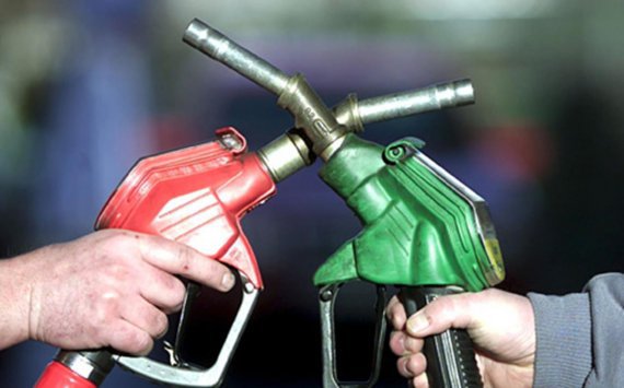 Нефтяные компании пообещали Козаку держать розничные цены на бензин‍